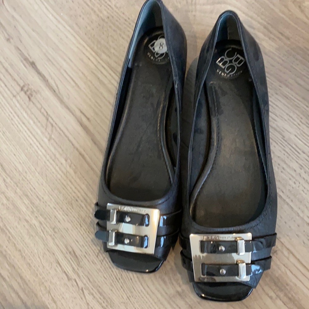 Bcbg open toed flats
